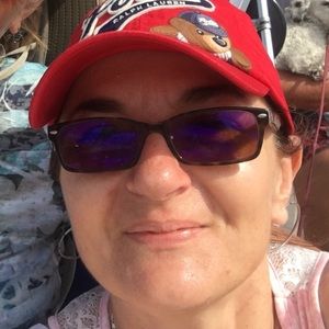 Meet your Posher, Dana